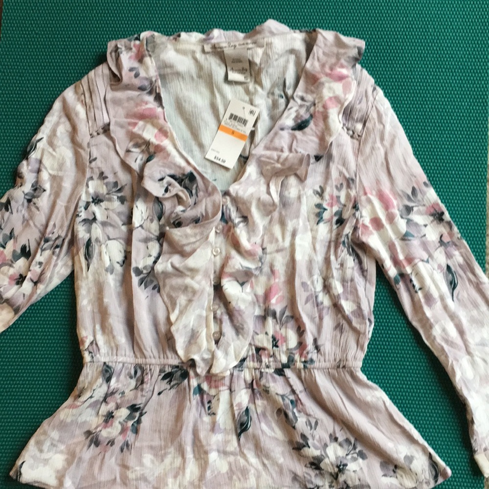 NWT PRETTY DRESSY Ruffled Floral Peplum Blouse - Sz S